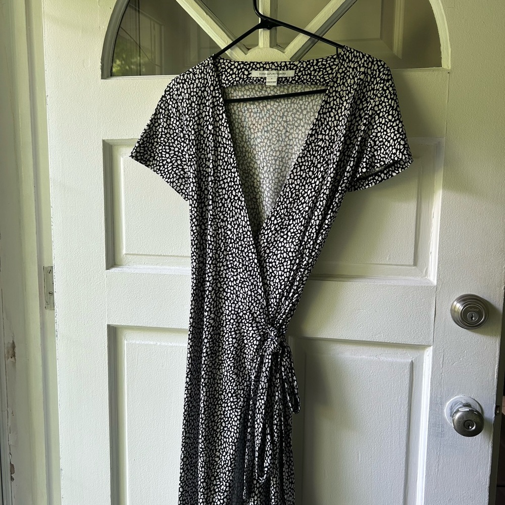 Diane Von Furstenberg Black and White Midi Wrap Dress